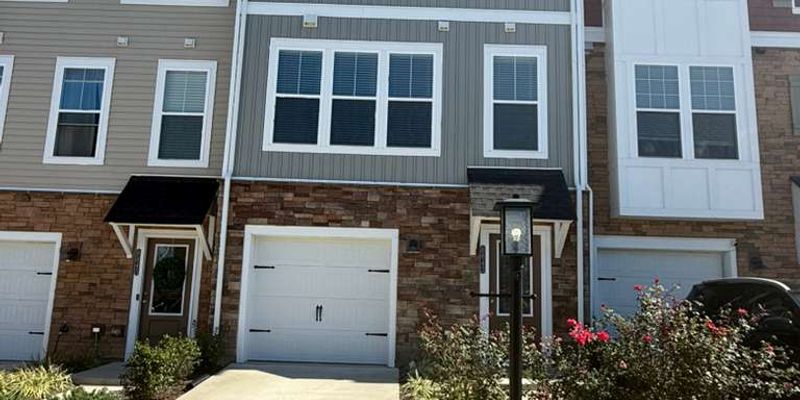 Glen Allen Townhome: 8843 Foxway Rdg Ln