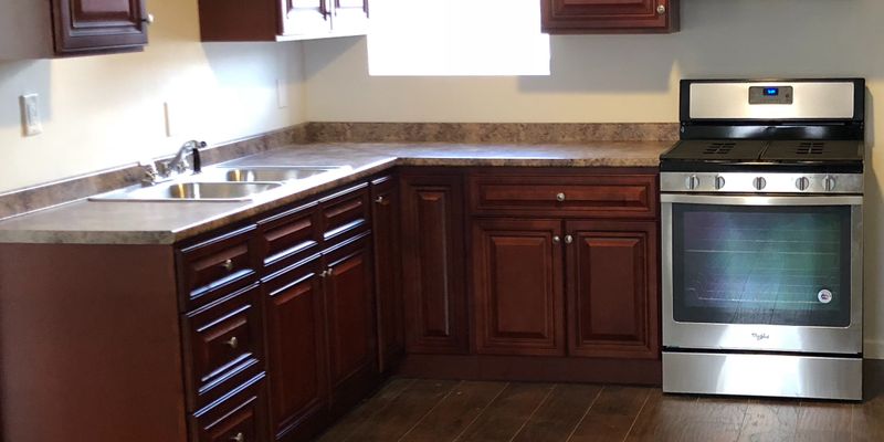 Utica Apartment: 323 Saint Anthony Street