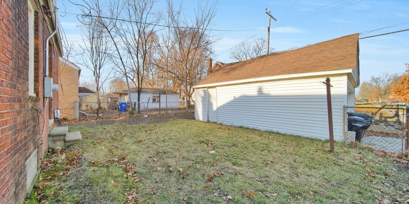 Detroit House: 8550 Outer Dr W