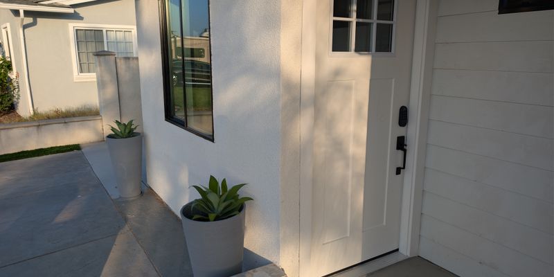 Anaheim House: 218 W Tiller Ave
