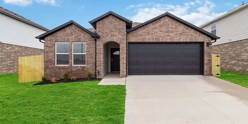 Fayetteville House: 4771 W Folsom St