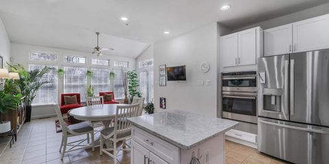 Kitchen 4.jpeg