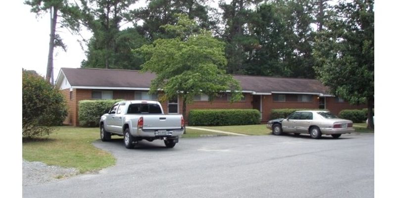 Warner Robins Apartment: 103 Dellwood Drive