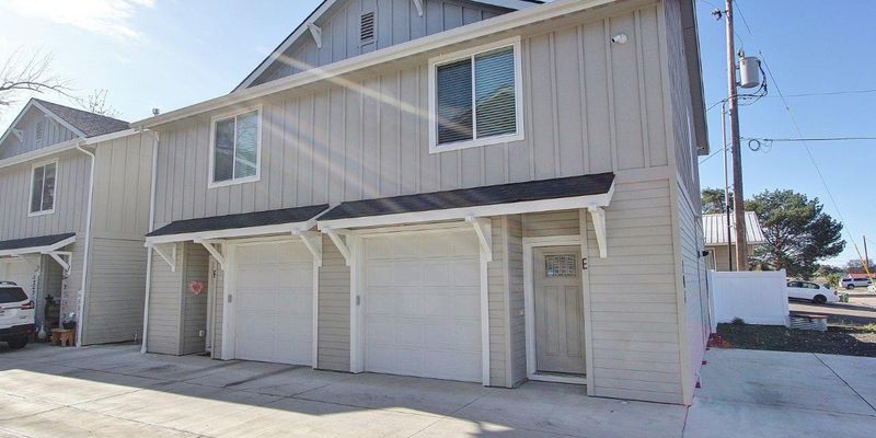 Fruitland Apartment: 504 S Utah Ave
