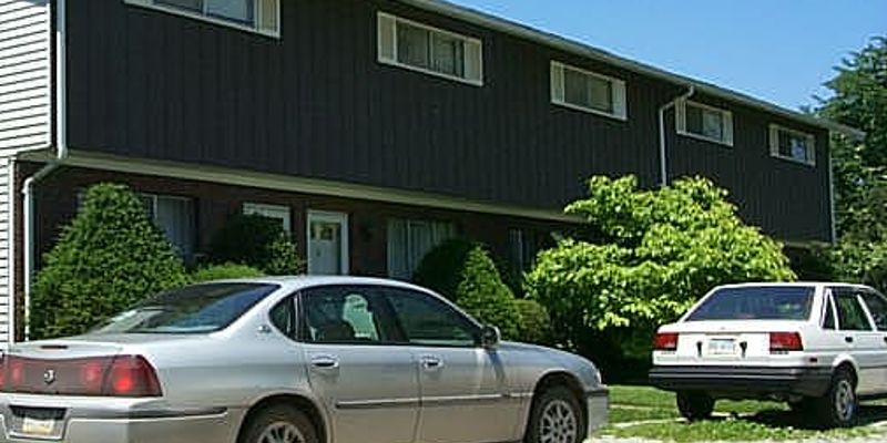 Belle Vernon Apartment: 137 Greenwood Avenue