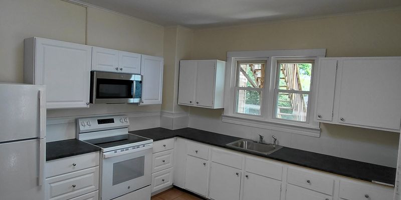 Phillipsburg Apartment: 138 Bullman St