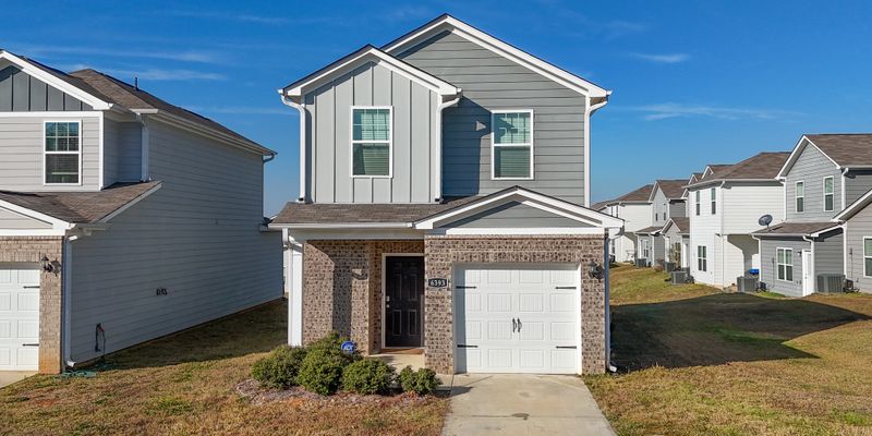 Pell City House: 6370 Rainbow Row