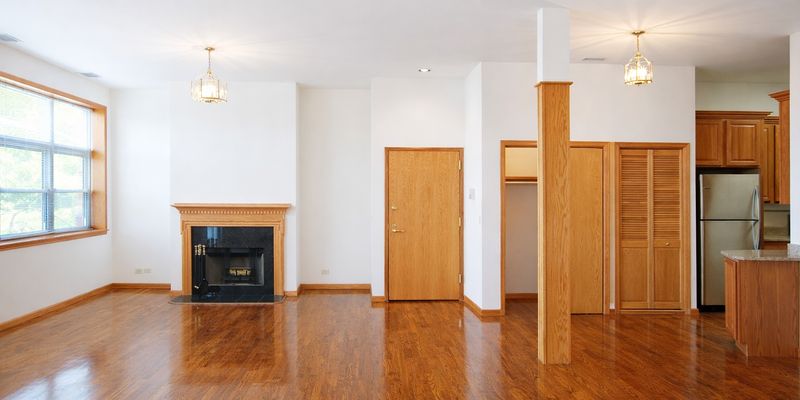 Chicago Apartment: 2375 W Montana St