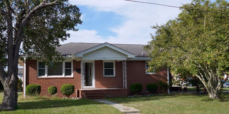 Hertford House: 805 W Grubb St