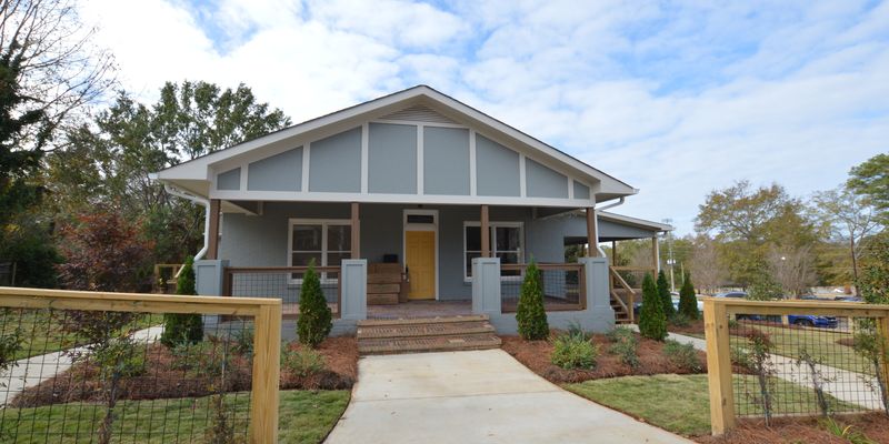 Montevallo Apartment: 1071 Middle St
