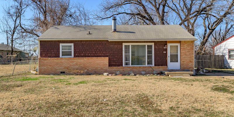 Park City House: 6215 Independence St