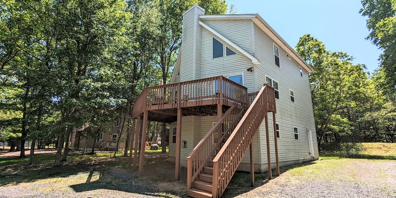 Albrightsville House: 23 Tennyson Cir