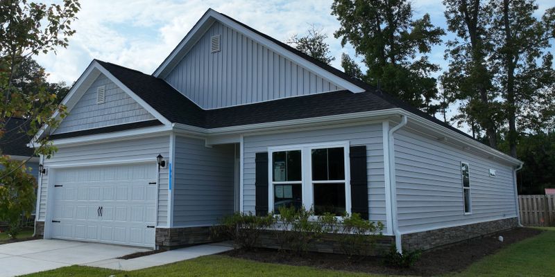 Conway House: 1040 Moen Lp