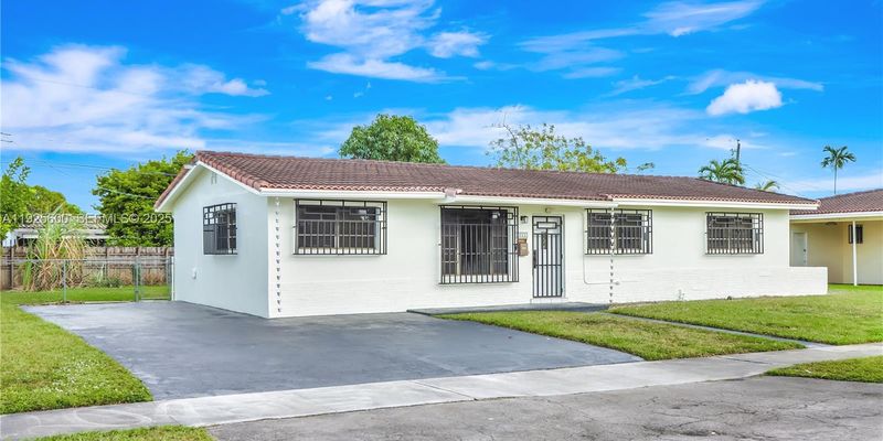 Miami House: 3225 SW 94th Ave #1