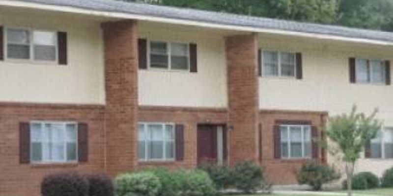 Warner Robins Apartment: 106 Wellborn Road