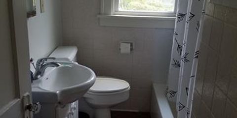 Bathroom 1.jpg