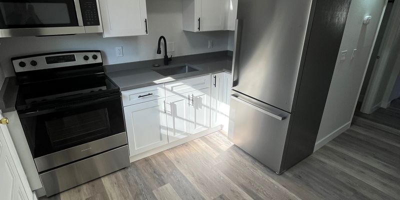 Granite City Apartment: 2726 Center Street