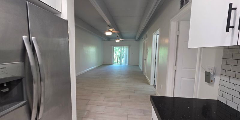 Miami Beach Apartment: 1777 Michigan Ave