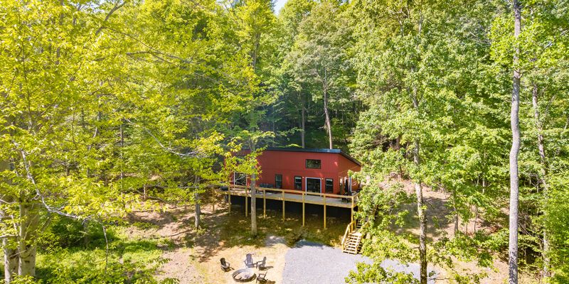 Nicholas County House: Mt Lookout Rd