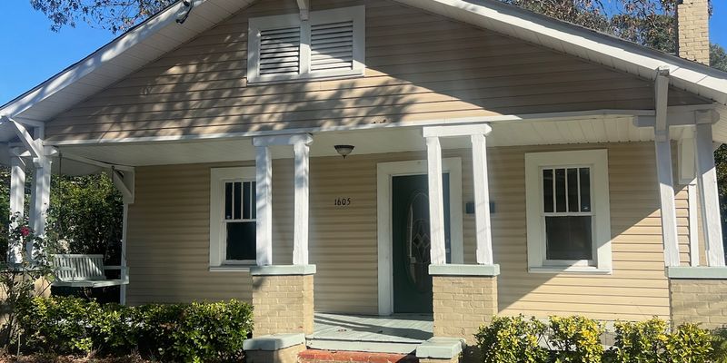 Montgomery House: 1605 West St