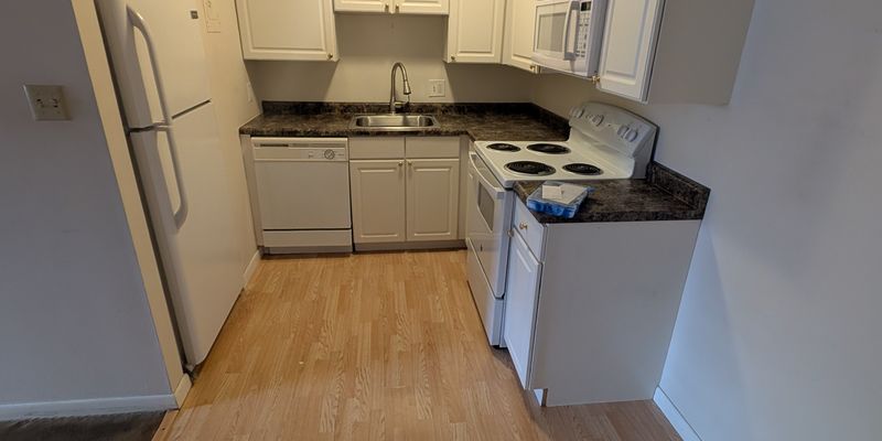 West Des Moines Apartment: 704 12th St