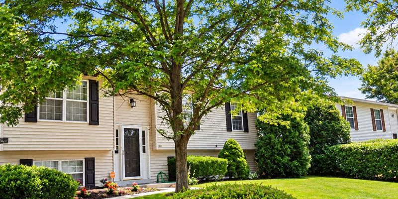 Bowie House: 12631 Hillmeade Station Dr