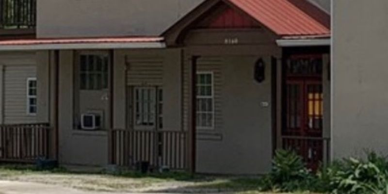 Rutledge Apartment: 8160 Rutledge Pike