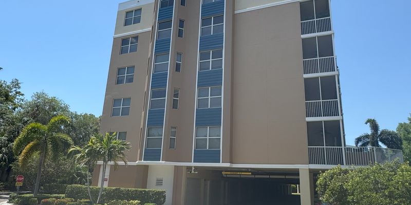 Largo House: 960 Starkey Rd 5105