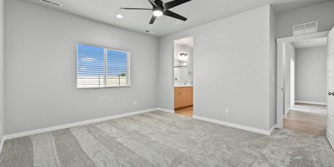 11-Bedroom.jpg