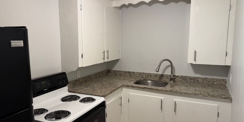 Biddeford Apartment: 159 Elm St