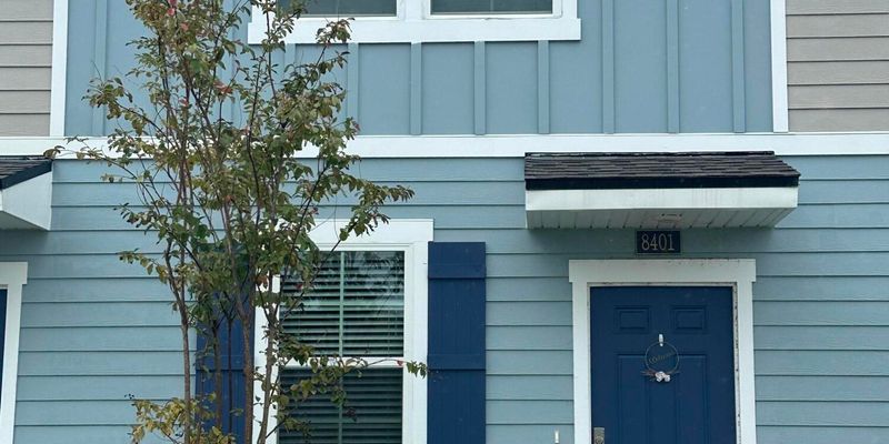 Jacksonville House: 8401 Retrograde Rd