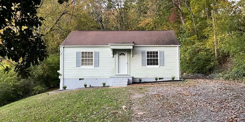 Chattanooga House: 337 Sylvan St