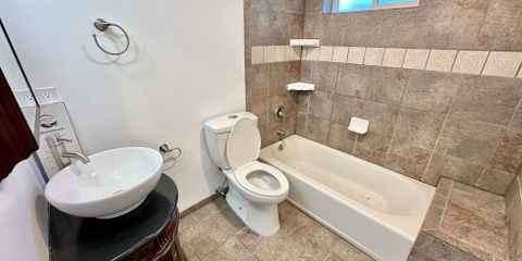 Downstairs Bathroom 2.jpeg