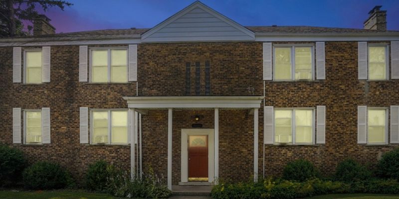Bellwood Apartment: 3608 Jackson St