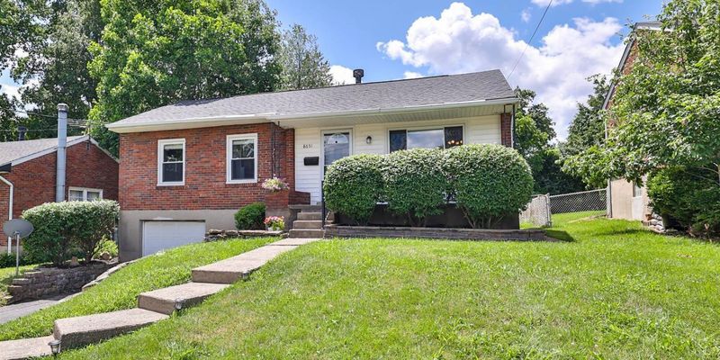 Cincinnati House: 8651 Wicklow Ave
