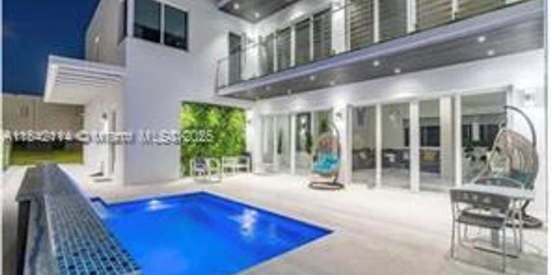 Doral House: 6767 NW 103rd Pl # 0