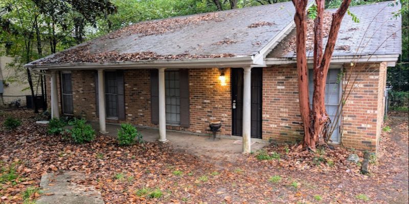 Montgomery House: 3248 Harrison Rd