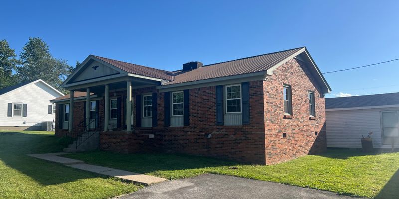 Glasgow House: 4103 Happy Valley Rd