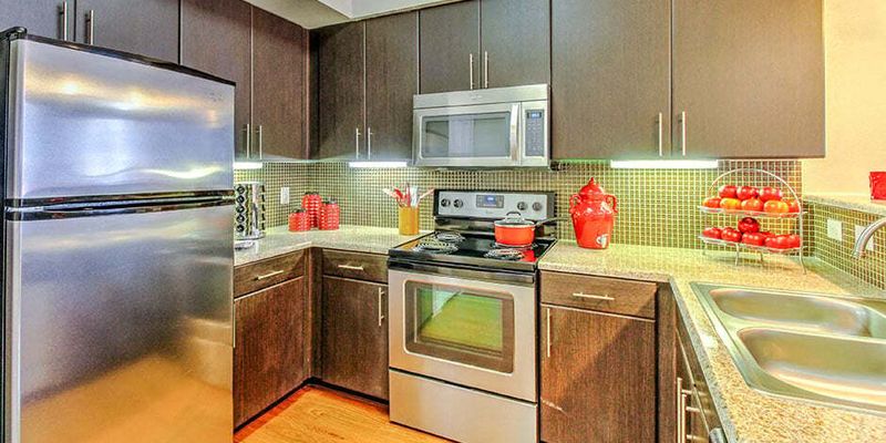 Houston Apartment: 8800 Lakes at 610 Dr