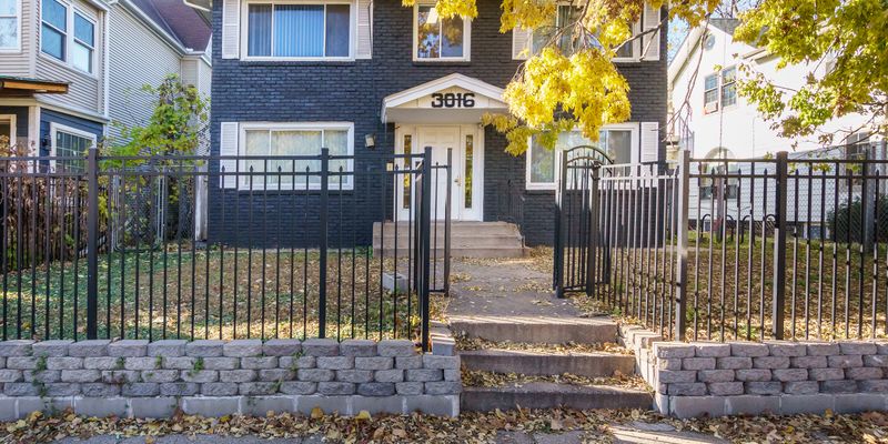 Minneapolis Apartment: 3016 Pleasant Ave