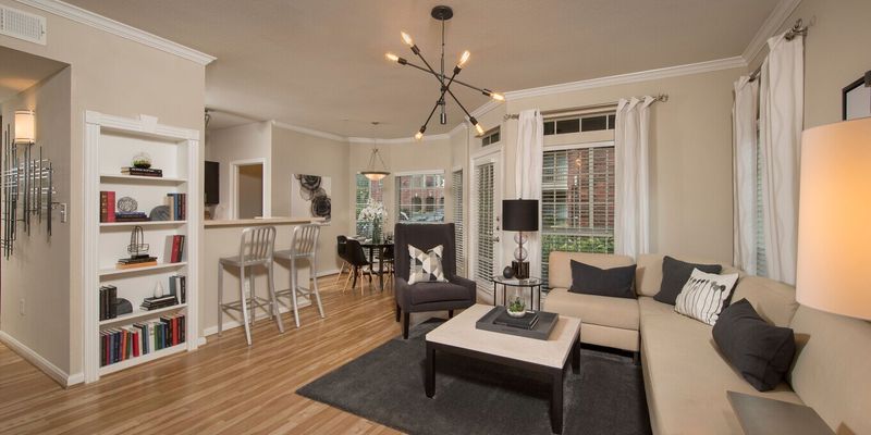 Houston Apartment: 3000 Bissonnet St