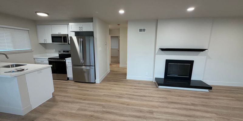 Kentfield Apartment: 936 Sir Francis Drake Blvd