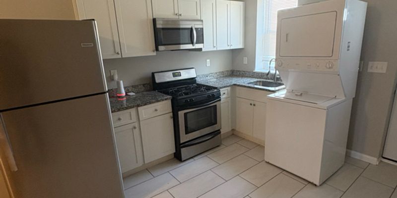 Baltimore House: 120X James St