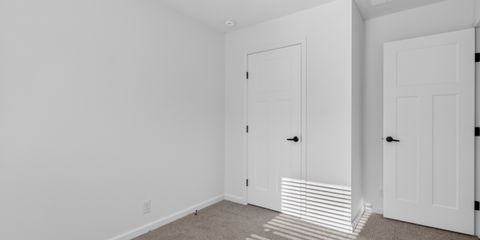 35-11076-Maxwell-Ave-WindowStill-Photography.jpg
