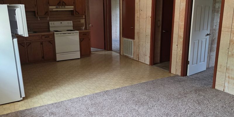 Leesville Apartment: 347 Watson Rd