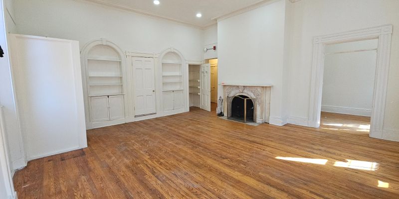 Baltimore Apartment: 20 W Franklin St