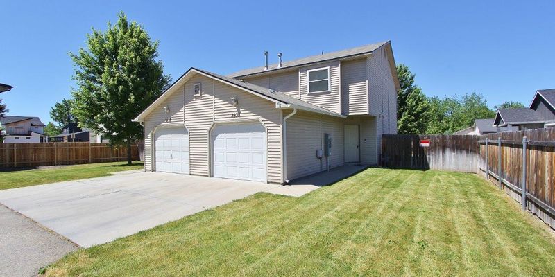 Boise House: 3835 N Jackie Ln