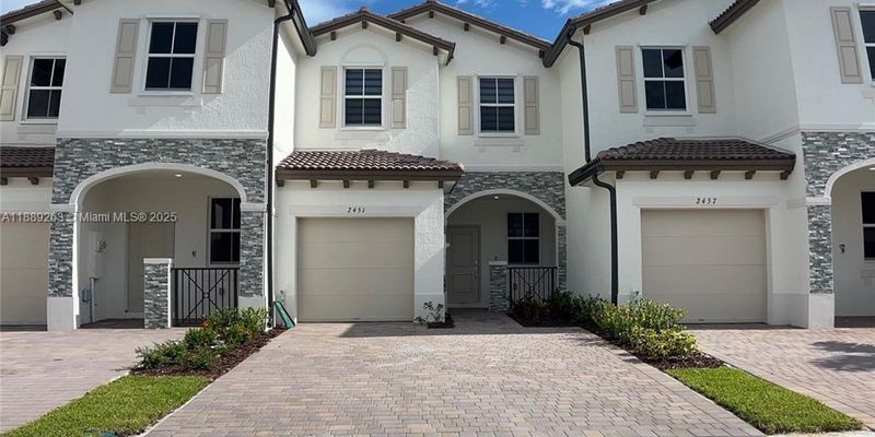 Homestead House: 2451 SE 28th St