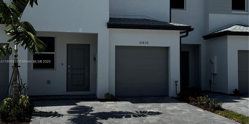 Homestead House: 35836 SW 178th Ct