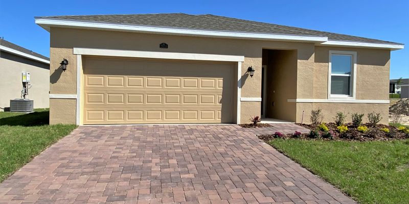Leesburg House: 29214 Armoyan Blvd